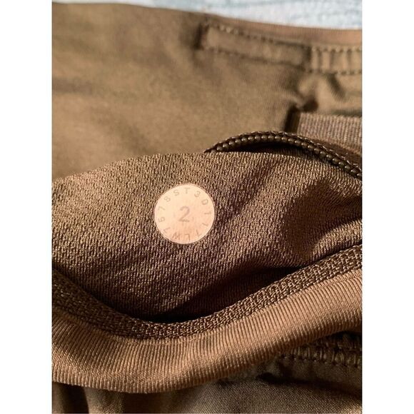 Lululemon SPEED olive green Lined Run Gym yoga SHORTS sz 2 - Picture 5 of 6